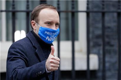 Der britische Gesundheitsminister Matt Hancock ist begeistert darüber, dass die Impfungen im Land bald beginnen können

