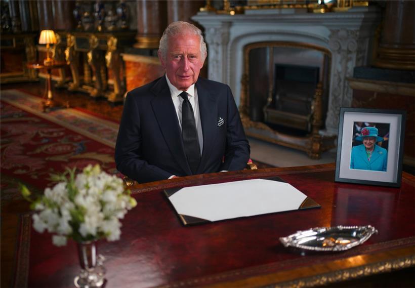 Der britische König Charles III. hält nach dem Tod von Königin Elizabeth II. im Buckingham Palace seine erste Ansprache an die Nation und das Commonwealth
