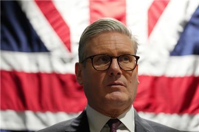 Der britische Premier Keir Starmer hat europäische Staats- und Regierungschefs zu einem Ukraine-Gipfel nach London eingeladen und positioniert sich nach dem Eklat im Weißen Haus als Brückenbauer
