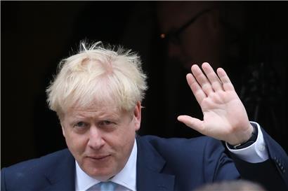 Der britische Premierminister Boris Johnson beim Verlassen der 10 Downing Street 
