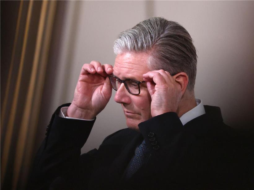 Keir Starmer steht nach schweren Verlusten der Labour-Partei bei Kommunalwahlen unter starkem politischen Druck