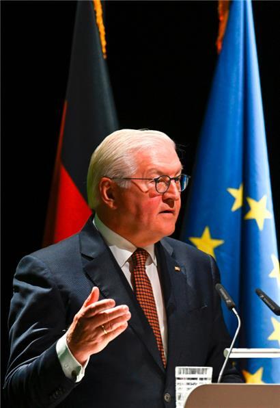 Der deutsche Bundespräsident Frank-Walter Steinmeier ist ein starker Befürworter eines sozialen Pflichtdienst
