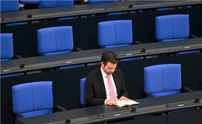 Der deutsche Justizminister  Marco Buschmann stellte die Pläne zum Schutz des Bundesverfassungsgerichts gestern vor
