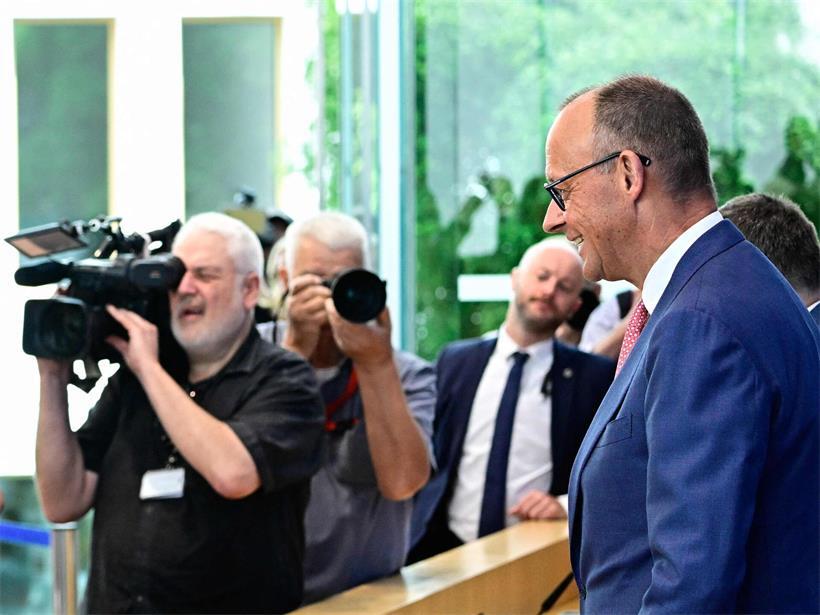 Der deutsche Kanzler Friedrich Merz gab sich betont gelassen bei seiner großen Pressekonferenz vor der Sommerpause
