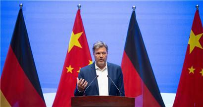 Der deutsche Wirtschaftsminister Robert Habeck während einer Rede an der Zhejiang-Universität in Hangzhou, China
