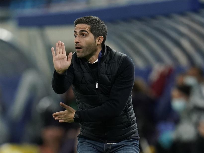 Der ehemalige Nationaltrainer der Fußballnationalmannschaft der Damen, Dan Santos