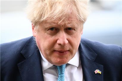 Der ehemalige Premierminister Boris Johnson ist über sein Verhalten in der Covid-Krise gestolpert
