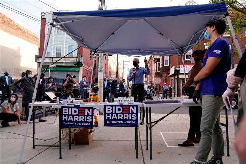 Der ehemalige US-Präsident Barack Obama machte am Mittwoch in Philadelphia Wahlkampf für seinen früheren Vize Joe Biden
