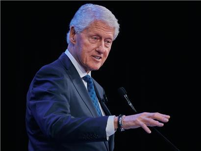 Bill Clinton spricht bei Pressekonferenz und betont, er habe nichts falsch gemacht, politische Aussage US-Präsident