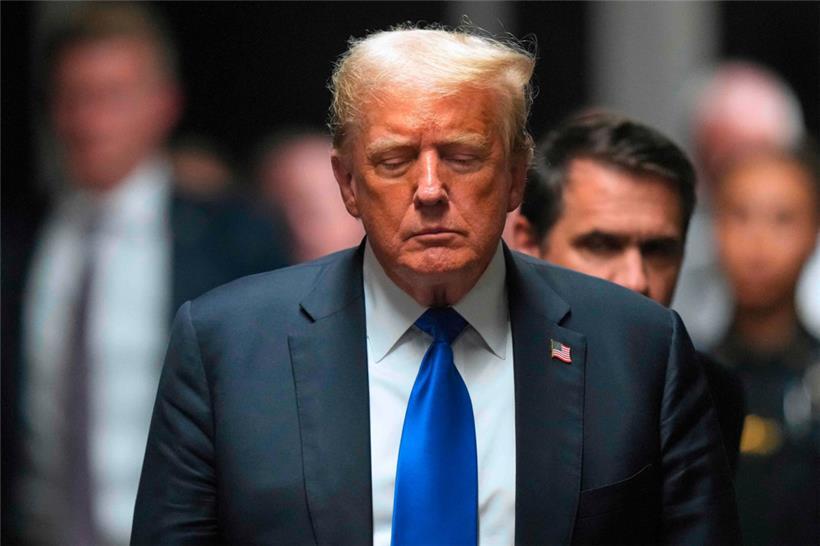 Der ehemalige US-Präsident und republikanische Präsidentschaftskandidat Donald Trump auf dem Weg zur Presse, nachdem er in seinem Strafprozess verurteilt wurde
