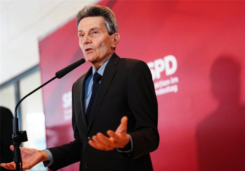 Der ehemalige Vorsitzende der SPD-Bundestagsfraktion, Rolf Mützenich, hat gemeinsam mit anderen SPD-Politikern ein Manifest verfasst, das in seiner Partei für Unmut gesorgt hat
