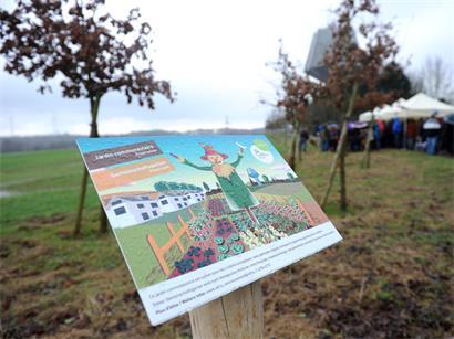 Der erste Gemeinschaftsgarten der Hauptstadt begann im Mai 2013 als Pilotprojekt in Bonneweg-Kaltreis. Ein Foto von der damaligen Einweihung.