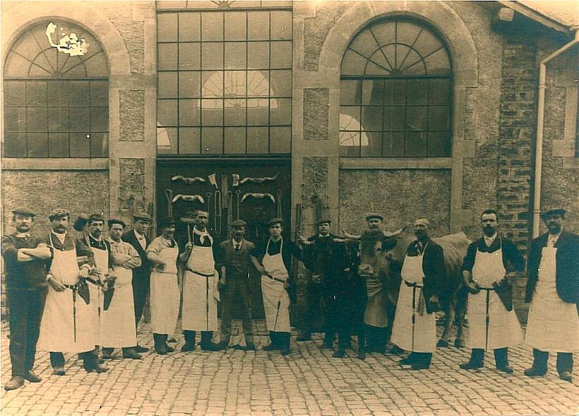 Der erste Schlachthof wurde 1885 nach den Plänen des Architekten Pierre Kemp geb...