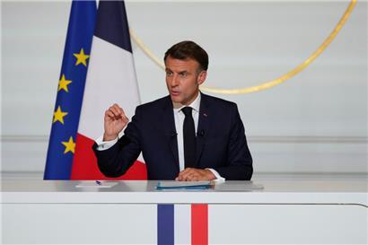 Der französische Präsident Emmanuel Macron hält eine Pressekonferenz im Elysee-Palast in Paris
