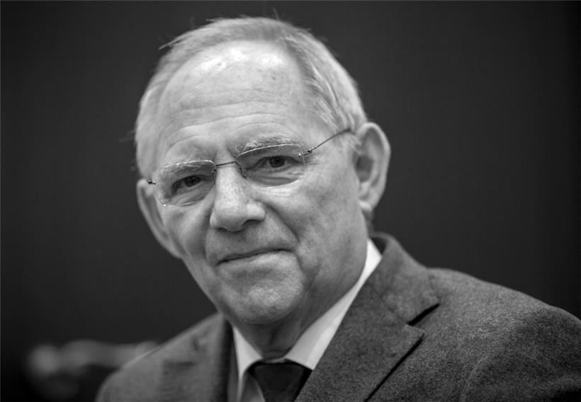 Der frühere Bundestagspräsident Wolfgang Schäuble ist tot. Der CDU-Politiker sei im Kreise seiner Familie zu Hause am Dienstagabend gegen 20 Uhr friedlich eingeschlafen.
