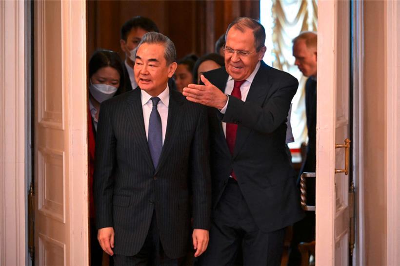 Der führende chinesische Außenpolitiker Wang Yi zu Besuch beim russischen Außenminister Sergej Lawrow in Moskau 
