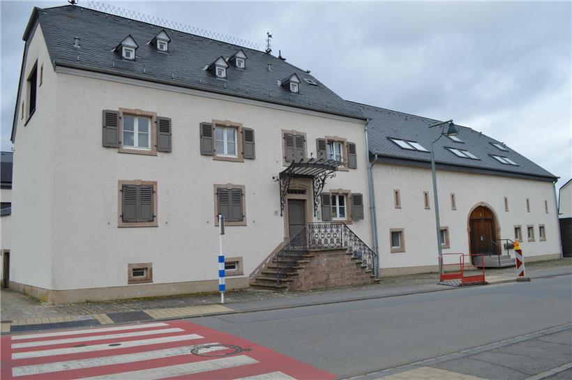 Geschützte Gebäude sind keine heiligen Kühe Renovierter historischer Dreikanthof Nelsonshaff aus dem 18. Jahrhundert gegenüber dem ehemaligen Rathaus als Wohnhaus