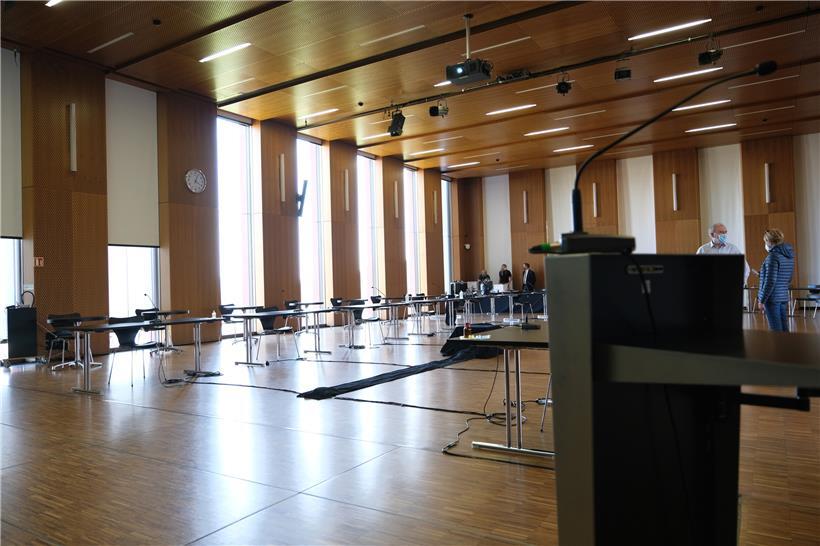 Der große Konferenzsaal wird zur Bühne für Vorträge, Musik und Mitmachaktionen