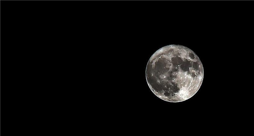 Der gut sichtbare Supermond am 14. November 2016. Wegen der Lichtverschmutzung ist der Blick in den Himmel heute allerdings oft „getrübt“.
