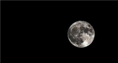 Der gut sichtbare Supermond am 14. November 2016. Wegen der Lichtverschmutzung ist der Blick in den Himmel heute allerdings oft „getrübt“.
