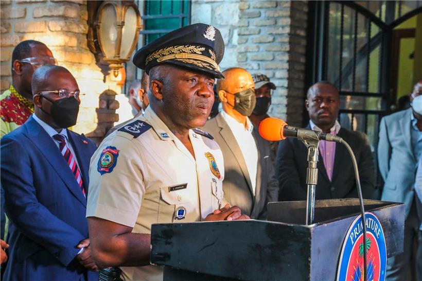 Der haitianische Polizei-Generaldirektor Leon Charles während einer Pressekonferenz in Port-au Prince
