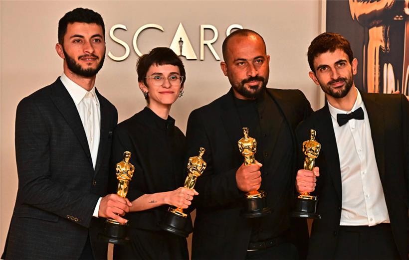 Der israelische Journalist und Filmemacher Yuval Abraham, US-Produzentin Rachel Szor, der emiratische Filmemacher Hamdan Ballal und der palästinensische Journalist und Filmemacher Basel Adra bekamen die Academy Awards für „No Other Land“
