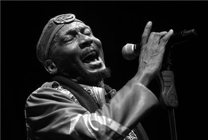 Der jamaikanische Musiker, Sänger und Schauspieler Jimmy Cliff während des Timbre Rock and Roots-Konzerts in Singapur
