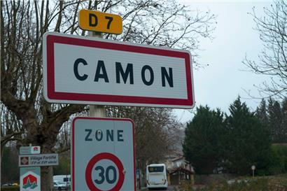 Der junge Alex Batty war im südfranzösischen Dorf Camon unterwegs …
