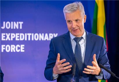 Der lettische Verteidigungsminister Artis Pabriks riet den Journalisten, doch nach Russland zurückzukehren
