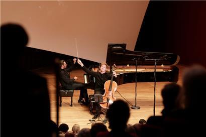 Der luxemburgische Cellist Benjamin Kruithof gehört zu den vielversprechendsten Künstlern seiner Generation und begeisterte vor allem mit Rachmaninows Sonate für Cello und Klavier
