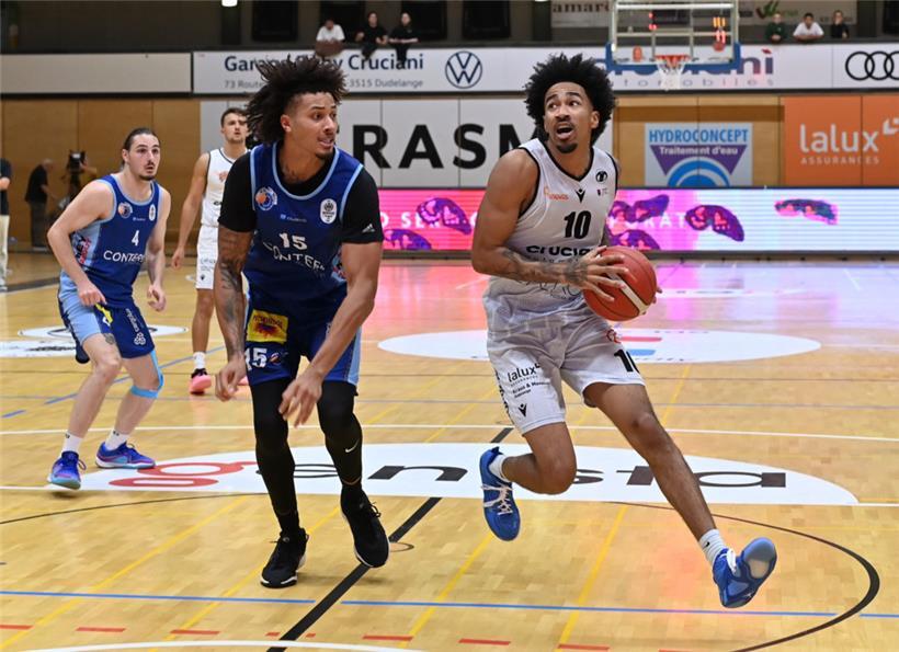 Der neue Düdelinger US-Spieler Mekhi Long (r.) präsentierte sich als echte Verstärkung im Düdelinger Spiel  
