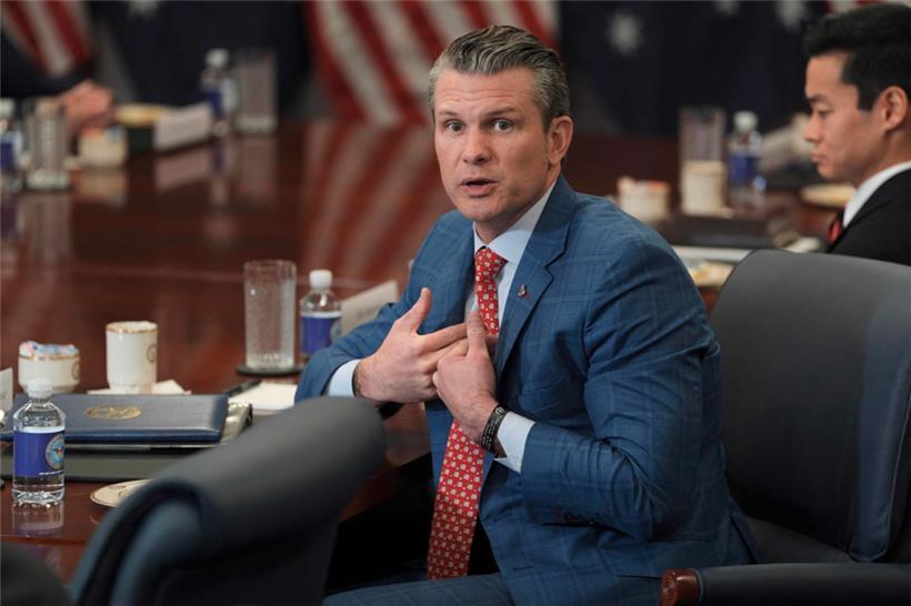 Der neue Pentagon-Chef Pete Hegseth ist auch in den USA ganz umstritten, doch die Republikaner im US-Senat kuschten vor Trump und winkten den weitgehend unerfahrenen ehemaligen Fox-Moderator durch
