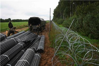 Der neue Stacheldrahtzaun soll 180 Kilometer lang werden
