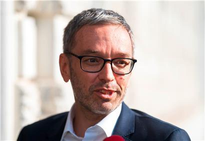 Der neue Vorsitzende der FPÖ, Herbert Kickl, dürfte den Rechtsextremen in der Partei wieder mehr Auftrieb verschaffen
