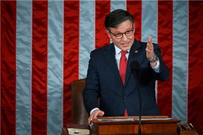 Der neue Vorsitzende im US-Repräsentantenhaus, Mike Johnson, ist ein bedingungsloser Trump-Fanboy
