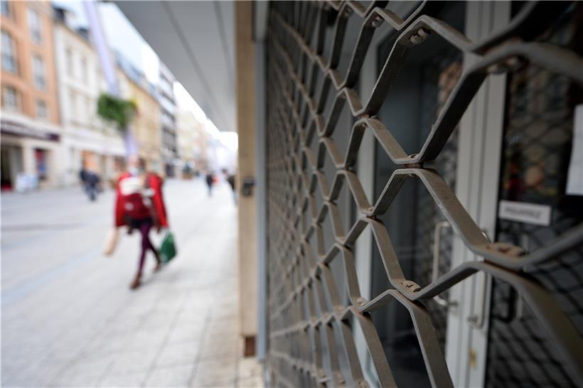 Der „nicht essenzielle“ Teil des Einzelhandels und Friseursalons müssen bis zum 10. Januar geschlossen bleiben
