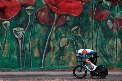 Der niederländische Landesmeister im Zeitfahren Daan Hoole gewann am Dienstag das Einzelzeitfahren beim Giro d’Italia
