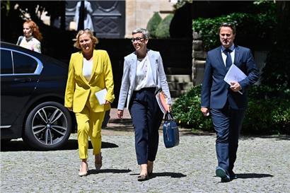 Der provisorische Gesetzestext zur Einführung einer Impfpflicht wirft so einige Fragen bei den Oppositionsparteien auf
