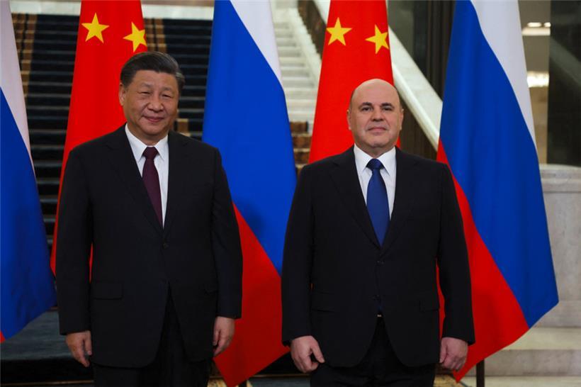 Der russische Ministerpräsident Michail Mischustin am 21. März 2023 in Moskau mit Chinas Präsident Xi Jinping

