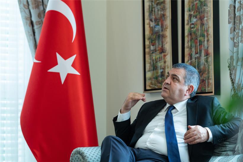 Der türkische Vize-Außenminister lässt keine Zweifel: Noch ist hinsichtlich des NATO-Beitritts Schwedens und Finnlands gar nichts entschieden
