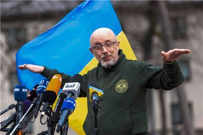 Der ukrainische Verteidigungsminister Oleksij Resnikow will Kampfflugzeuge für sein Land
