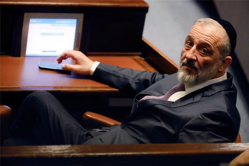 Der ultra-orthodoxe Aryeh Deri ist sein Ministeramt vorerst los
