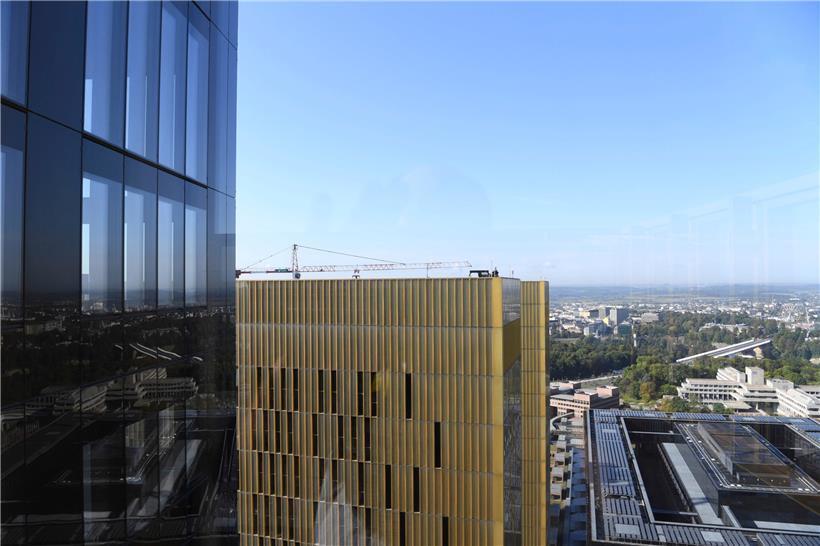 Der wirtschaftliche Rückgang wird hierzulande weniger heftig ausfallen als ursprünglich befürchtet – und auch weniger heftig als nach der großen Finanzkrise. Damals, im Jahr 2009, war die Wirtschaftsleistung des Großherzogtums um 4,4 Prozent eingebrochen.
