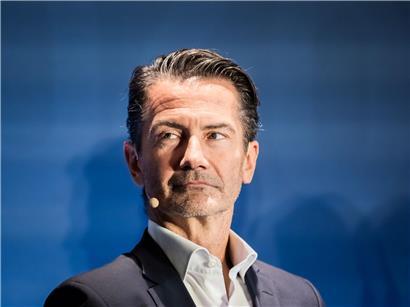 Porträt von Roland Weißmann, dem zurückgetretenen ORF-Generaldirektor, in formeller Kleidung