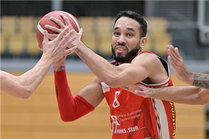 Derek Wilson gab sich trotz der Führung vor dem anstehenden Duell vorsichtig
