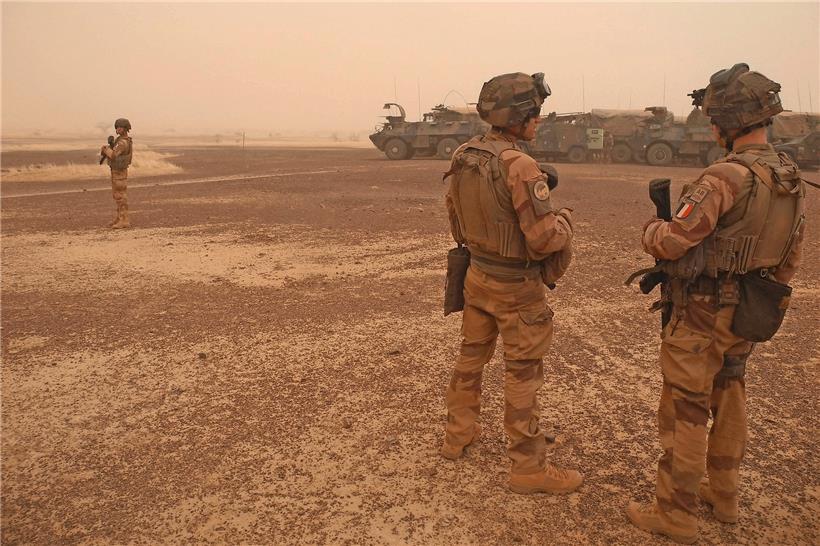 Des soldats français en mission au Mali: leur nombre actuel de 5.100 pourrait être sensiblement réduit dans le temps à venir
