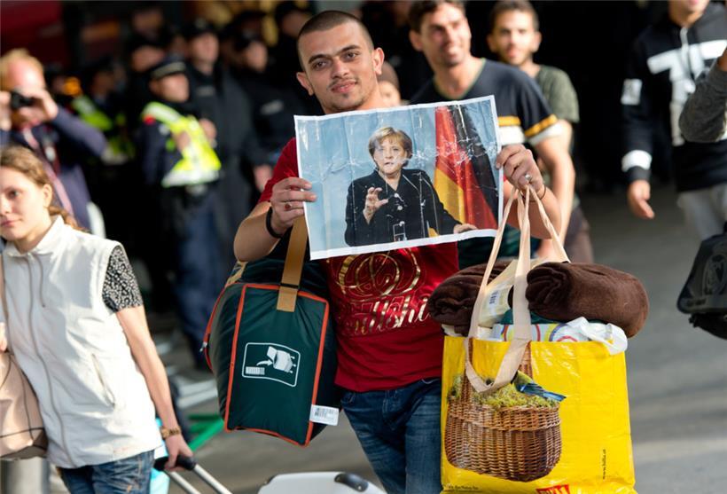 Deutschland ist für viele Menschen ein Sehnsuchtsort – wie offenbar für diesen Flüchtling, der im September 2015 in München ankam
