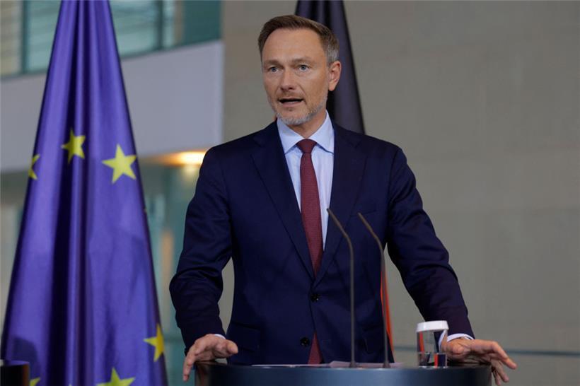 Deutschlands Finanzminister Christian Lindner hält – im Gegensatz zu seinen Koalitionspartnern – nichts davon, die Schuldenbremse auszusetzen, im Gegenteil
