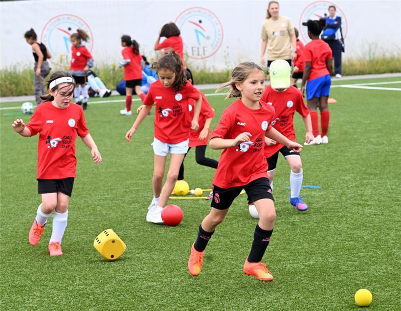 Die 150 Mädchen, die zwischen 10.00 und 16.00 Uhr im Einsatz waren, waren zwisch...