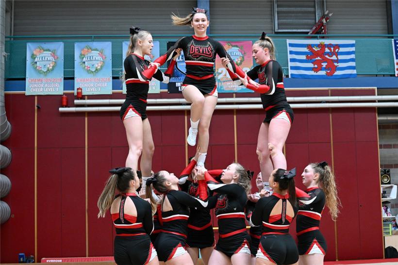 Die 24 Cheerleaderinnen aus Esch errangen mit 93,3167 Punkten hinter „Crossfire“ aus Kanada den zweiten Platz
